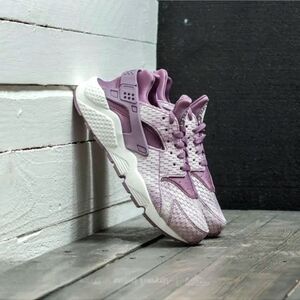 Lavender Nike Air Huaraches